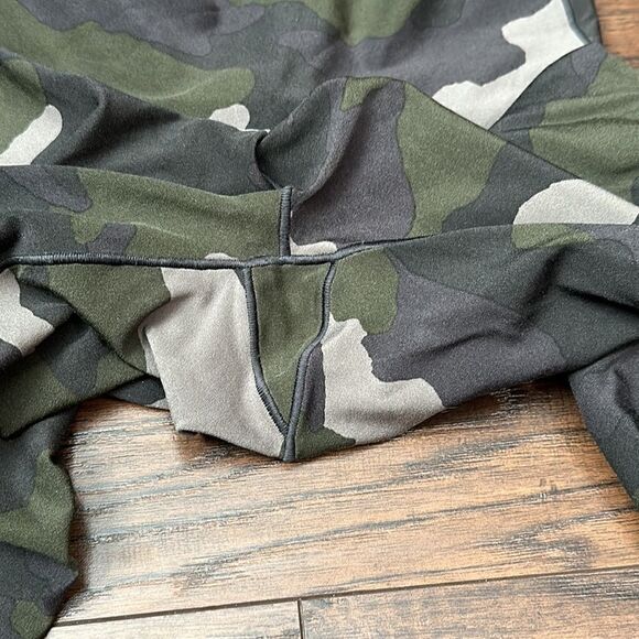 Aerie Camo Real Me 7/8 Hi-Rise Leggings - Size XS - Picture 6 of 9